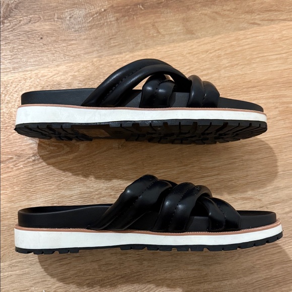 Time and Tru Women's Black Crisscross Sandals - Picture 2 of 4